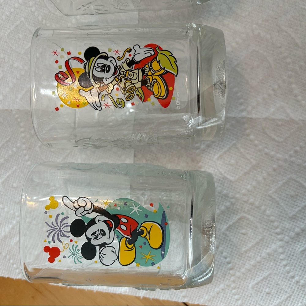 Mickey Mouse Commemorative 2000 celebration set of 4 different glasses - Picture 6 of 9